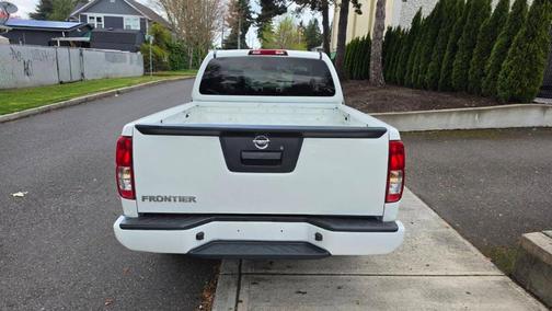 White 2017 Nissan Frontier SV