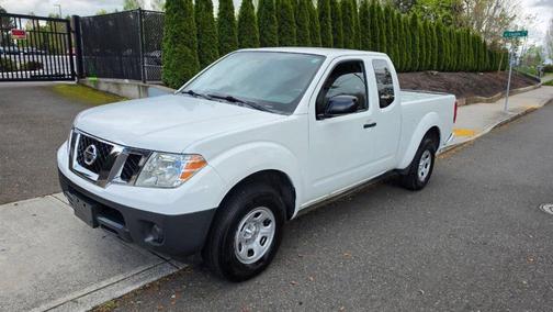 White 2017 Nissan Frontier SV