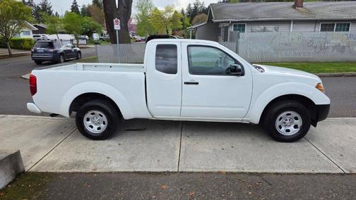White 2017 Nissan Frontier SV