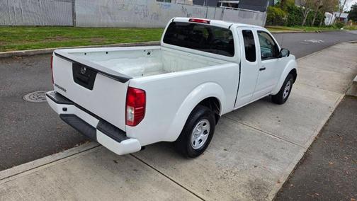 White 2017 Nissan Frontier SV