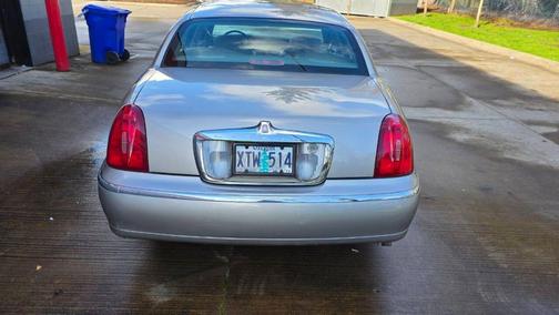 2000 Lincoln Town Car Executive