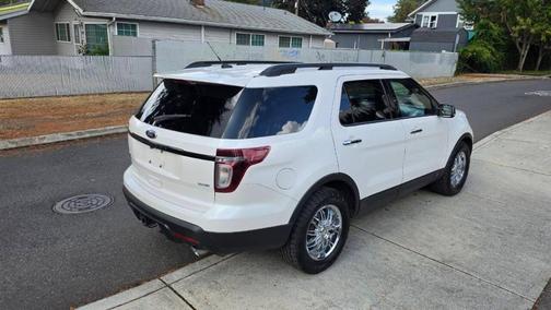 White 2014 Ford Explorer Sport