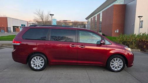 Burgundy 2014 Toyota Sienna Limited