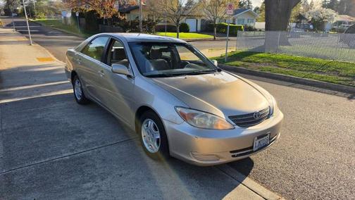 Gold 2003 Toyota Camry SE