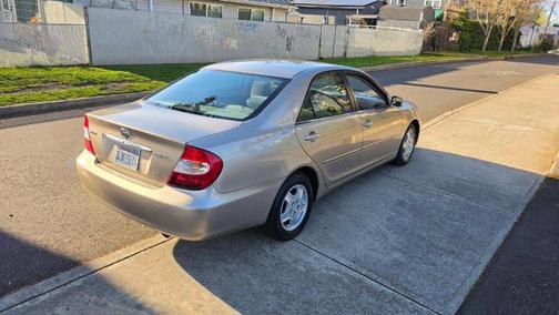 Gold 2003 Toyota Camry SE