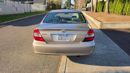 Gold 2003 Toyota Camry SE