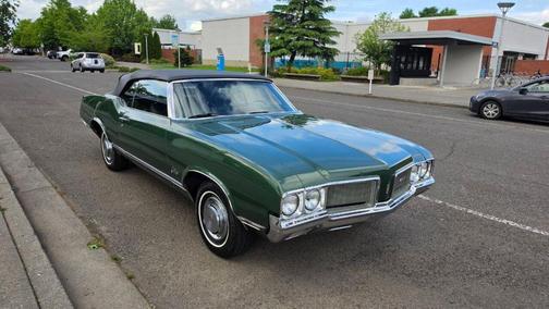 Green 1970 Oldsmobile Cutlass SÂ 350
