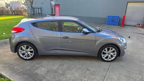 2017 Hyundai Veloster Base