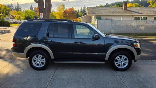Gray 2009 Ford Explorer Eddie Bauer