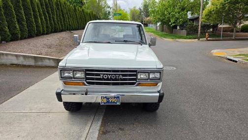 White 1989 Toyota Land Cruiser