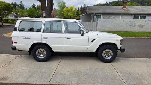 White 1989 Toyota Land Cruiser