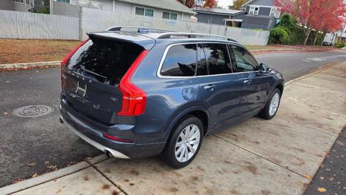 Blue 2018 Volvo XC90 T5 Momentum