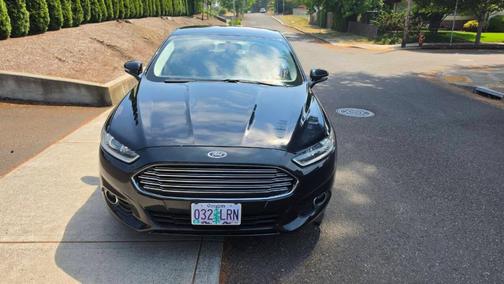 Black 2014 Ford Fusion SE