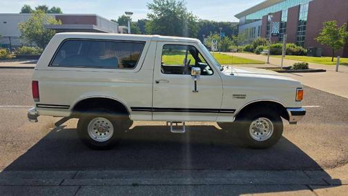 White 1990 Ford Bronco XLT