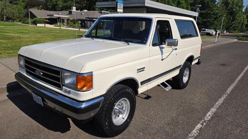 White 1990 Ford Bronco XLT