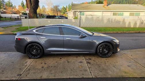 2014 Tesla Model S Performance