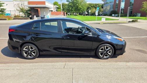 2021 Toyota Prius XLE