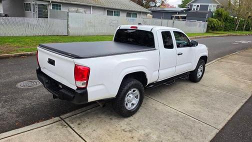 White 2016 Toyota Tacoma SR5