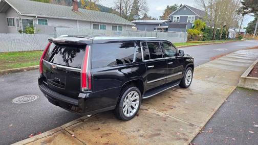 2017 Cadillac Escalade ESV Luxury