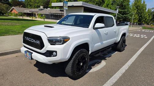 White 2017 Toyota Tacoma TRD Sport