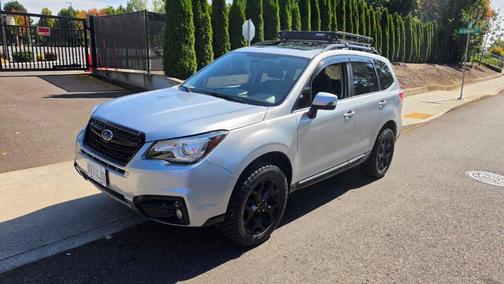 Ice Silver Metallic 2018 Subaru Forester 2.5i Touring