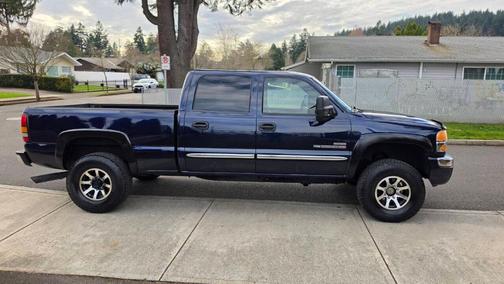 Blue 2005 GMC Sierra 2500 SLE