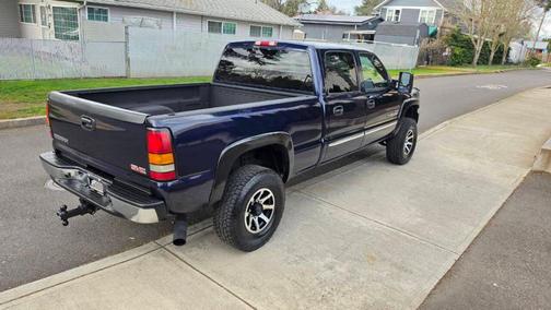 Blue 2005 GMC Sierra 2500 SLE