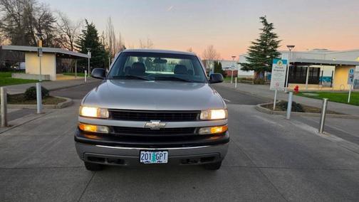 Gold 2001 Chevrolet Silverado 1500 LS