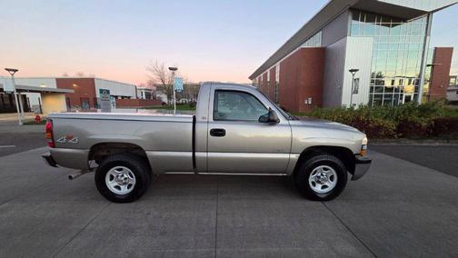 Gold 2001 Chevrolet Silverado 1500 LS