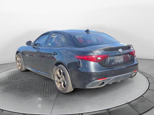 2017 Alfa Romeo Giulia Ti