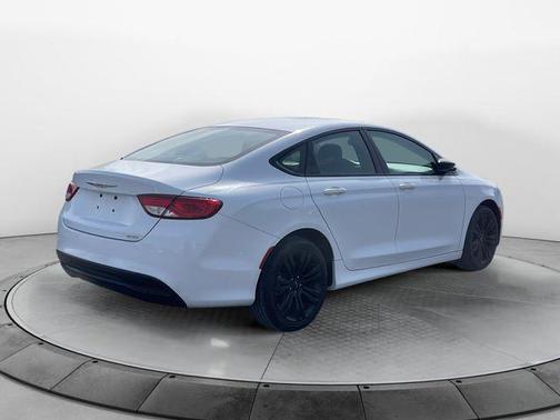 2017 Chrysler 200 LX