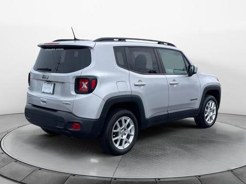 Glacier Metallic Clearcoat 2019 Jeep Renegade Latitude