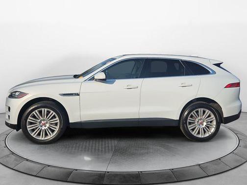 Fuji White 2019 Jaguar F-PACE 30t Portfolio
