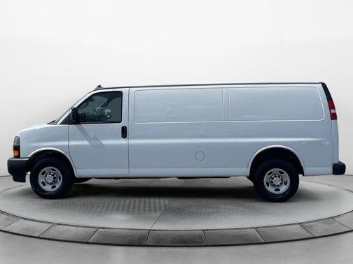 Summit White 2021 Chevrolet Express 2500 RWD 2500 Extended Wheelbase WT