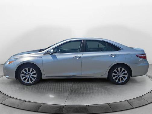 Celestial Silver Metallic 2015 Toyota Camry Hybrid XLE