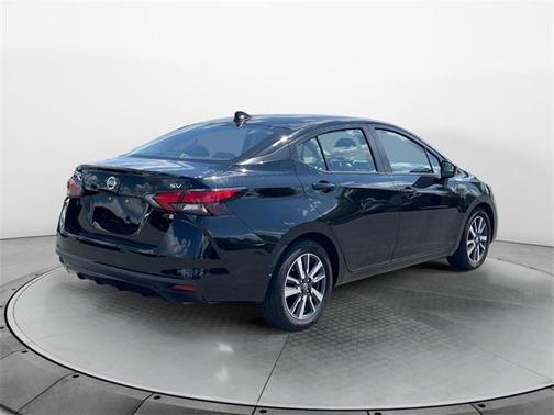 2022 Nissan Versa 1.6 SV
