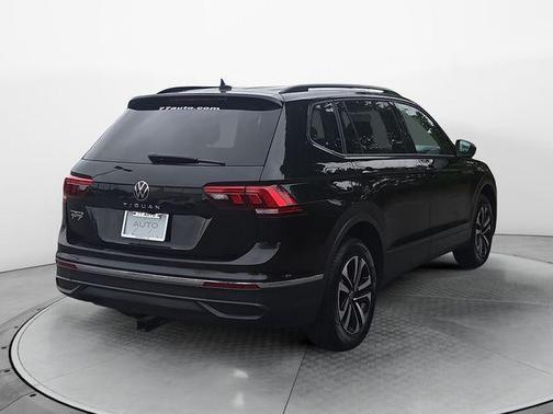 Deep Black Pearl 2022 Volkswagen Tiguan 2.0T S