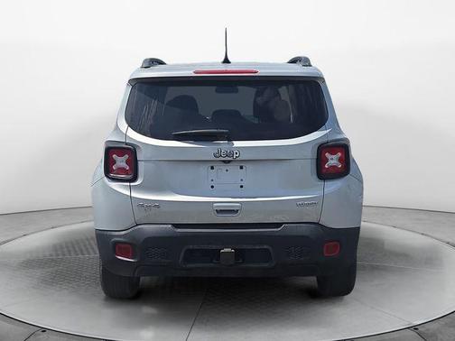 Glacier Metallic Clearcoat 2019 Jeep Renegade Latitude