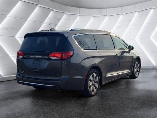 2018 Chrysler Pacifica Hybrid Limited