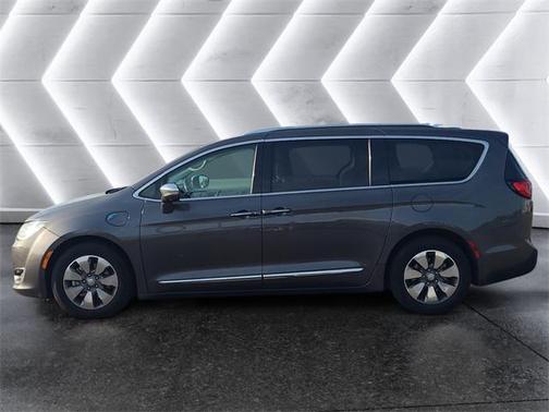 2018 Chrysler Pacifica Hybrid Limited