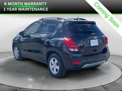 Mosaic Black Metallic 2022 Chevrolet Trax LT