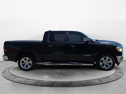 Diamond Black Crystal Pearlcoat 2020 RAM 1500 Big Horn/Lone Star