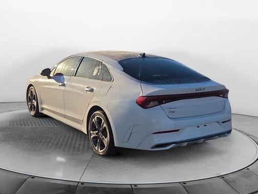 2022 Kia K5 EX