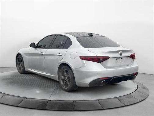 2017 Alfa Romeo Giulia Base