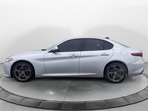 2017 Alfa Romeo Giulia Base