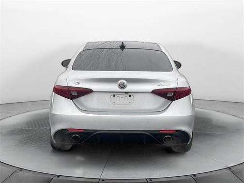 2017 Alfa Romeo Giulia Base
