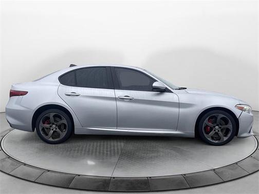2017 Alfa Romeo Giulia Base