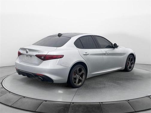 2017 Alfa Romeo Giulia Base