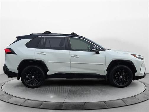 2022 Toyota RAV4 Hybrid SE