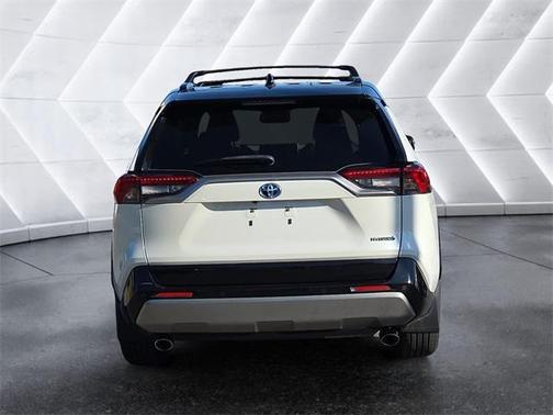 2022 Toyota RAV4 Hybrid SE